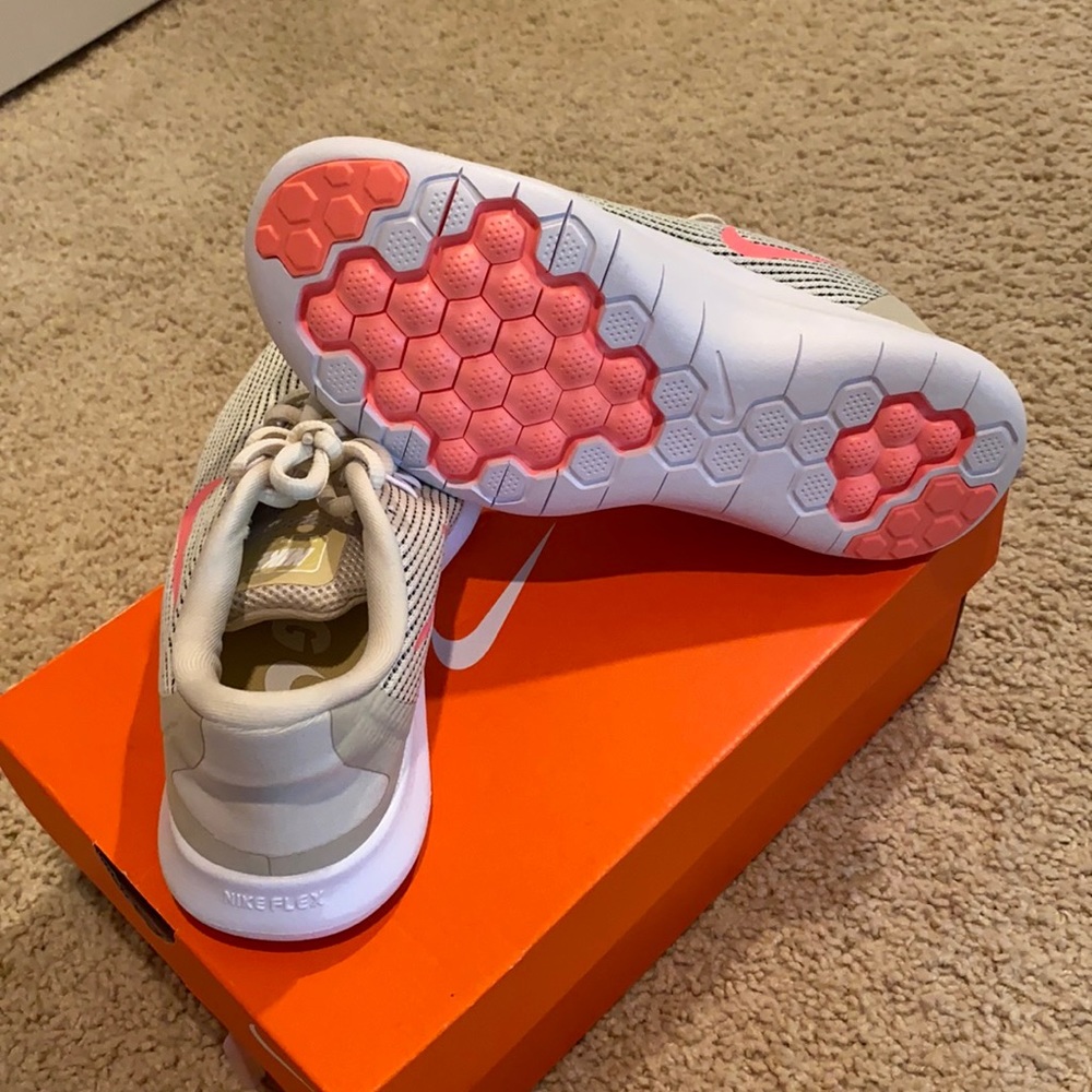Shoes - Picture 4 of 4